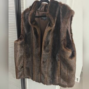 FABULOUS FURS Vest || 3x